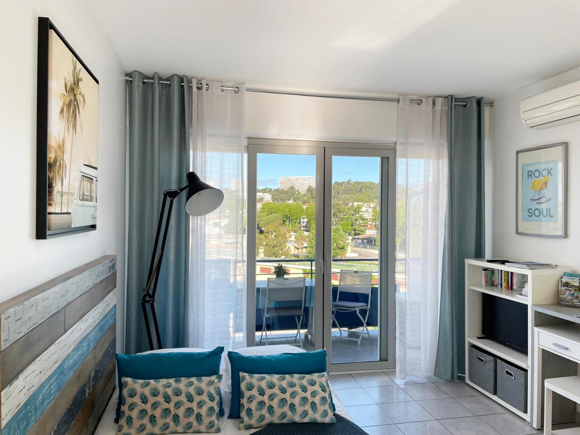 Plage Et Hippodrome Cagnes-sur-Mer Zewnętrze zdjęcie